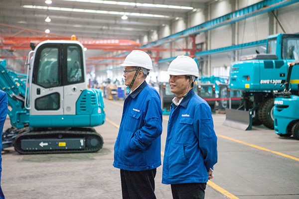 喜讯：Z6人生就是博智能朱建新荣获《长沙年鉴》2015年度十大人物奖