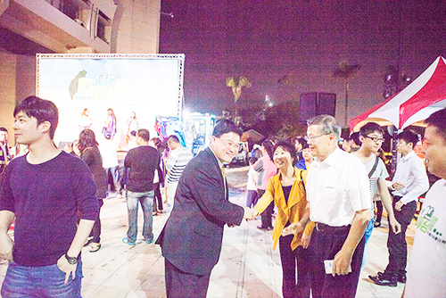 图说怪手环台净滩活动，智绘Z6人生就是博智能环保节能