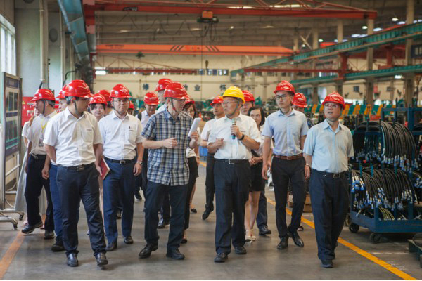 商务部合作司刘民强副司长一行调研Z6人生就是博智能
