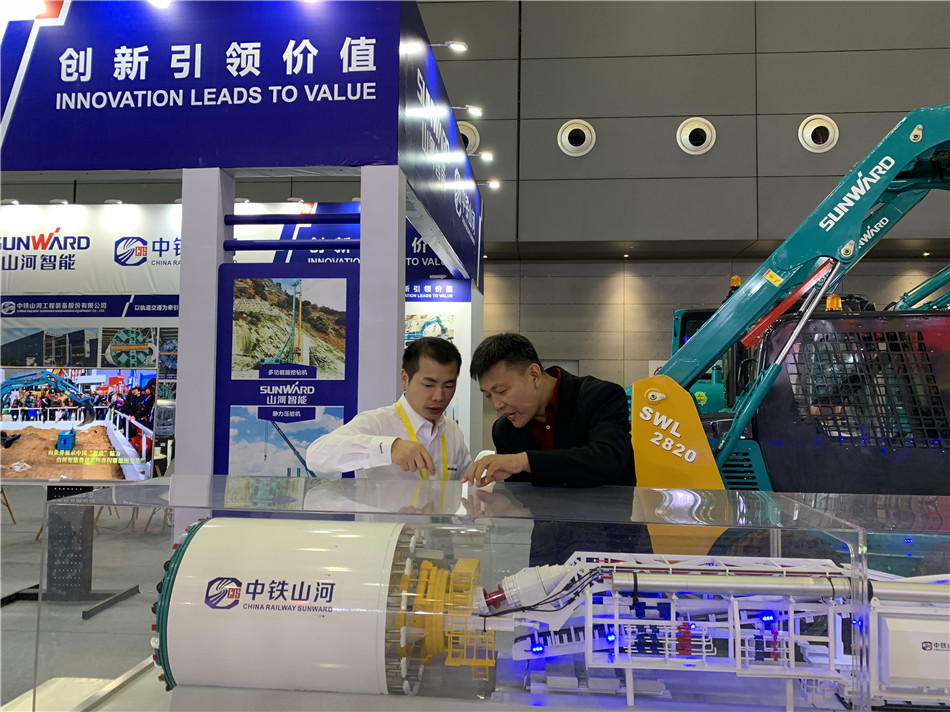 Z6人生就是博智能亮相轨路展览会 展全球当先工程设备成就
