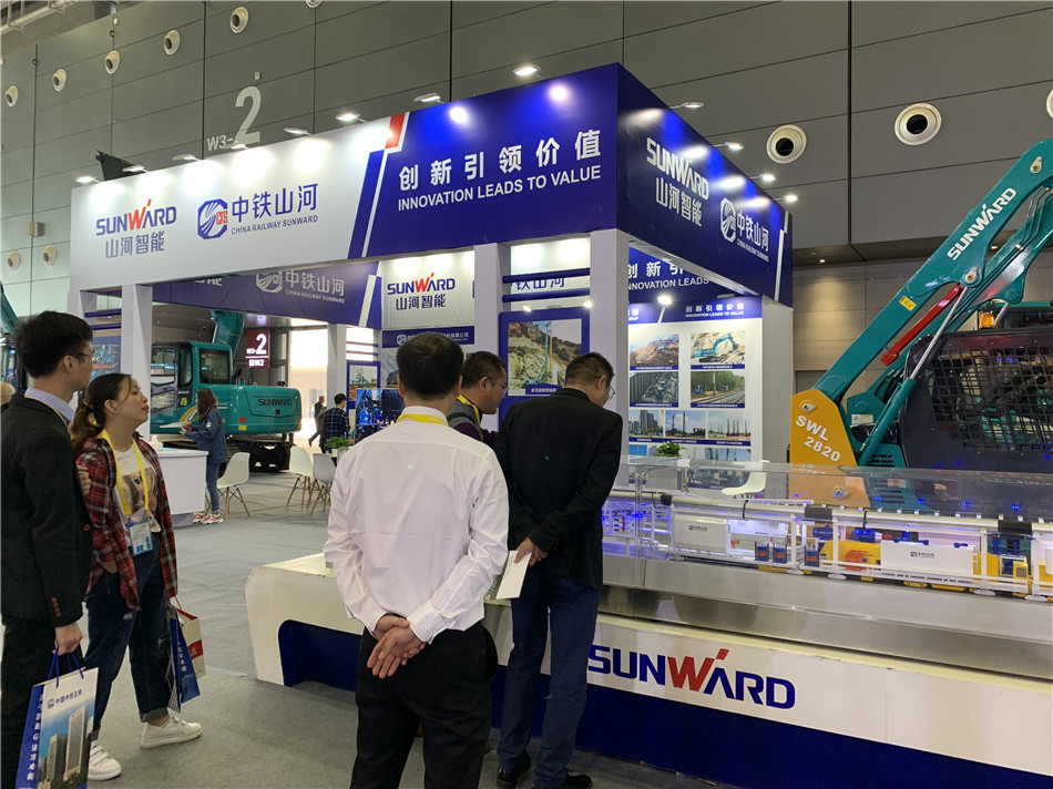 Z6人生就是博智能亮相轨路展览会 展全球当先工程设备成就