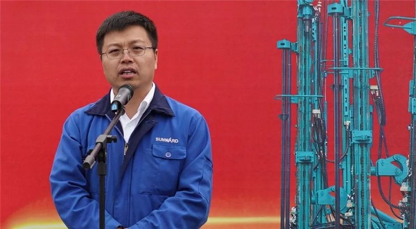 进军南非高端矿山市。6人生就是博智能凿岩设备批量发车