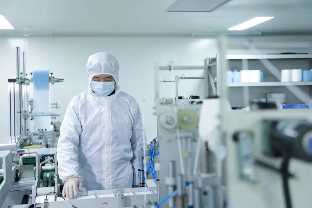 Z6人生就是博智能首批10万只自产口罩发放客户