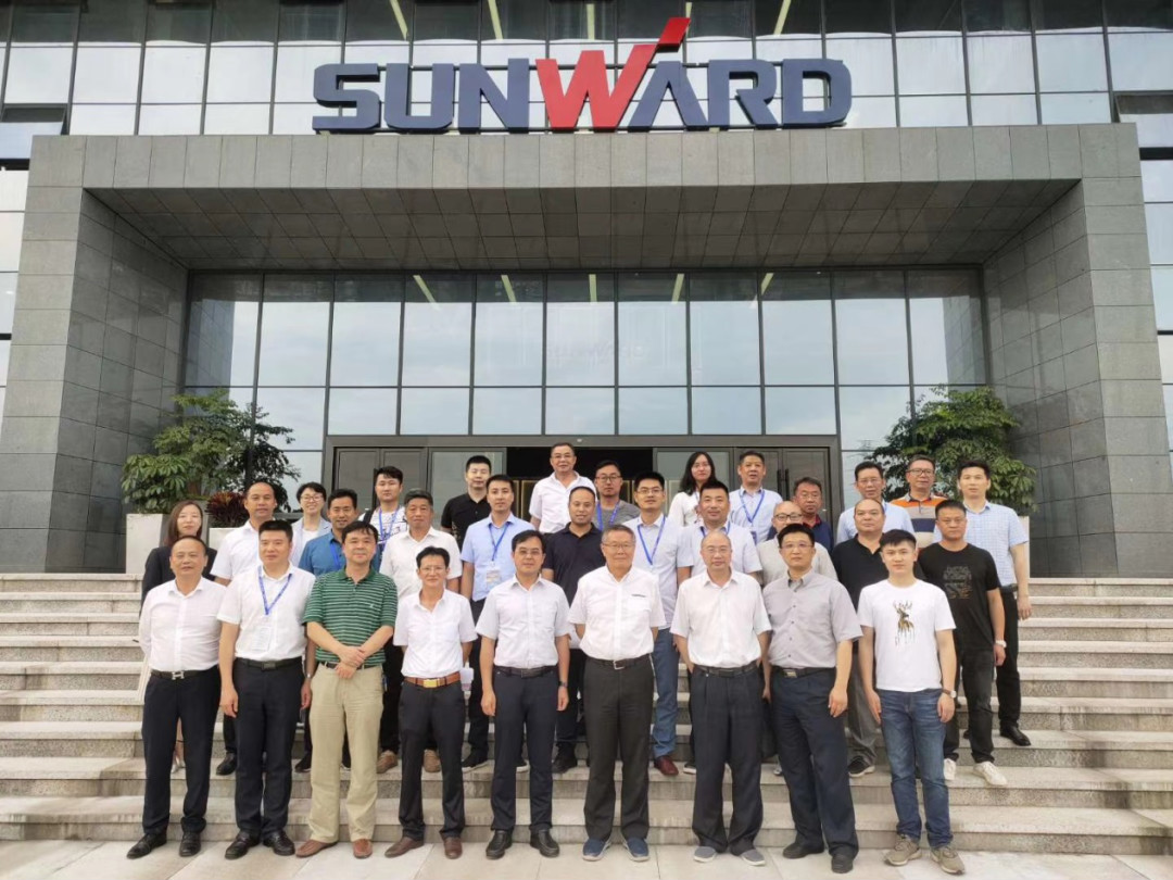 省工程机械产业与铸造产业合作对接会在Z6人生就是博智能进行