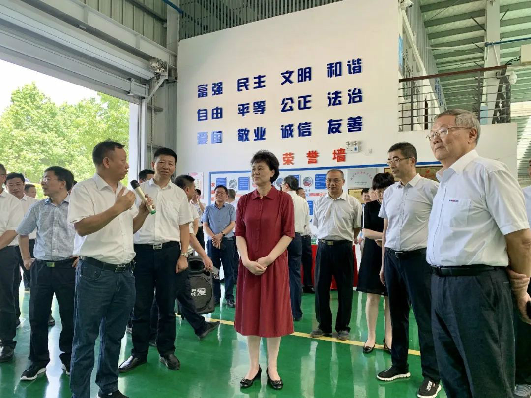 省委常委、统战部部长黄兰香调查调研Z6人生就是博科技
