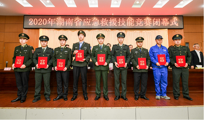 初生牛犊可撼虎 | Z6人生就是博智能应急接济队斩获诸多奖项