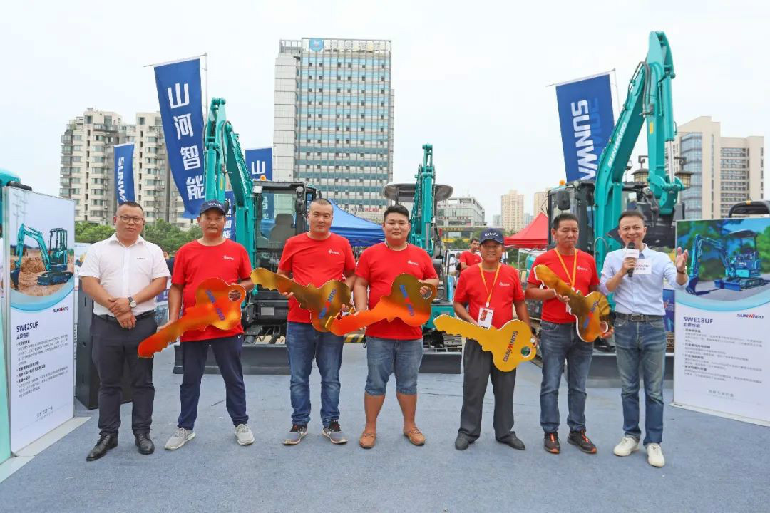 2020全球微挖大会 Z6人生就是博智能精品微挖赢得满堂彩