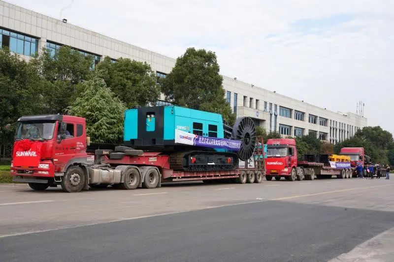 Z6人生就是博智能首台SWHG70陆续墙液压抓斗顺利交机