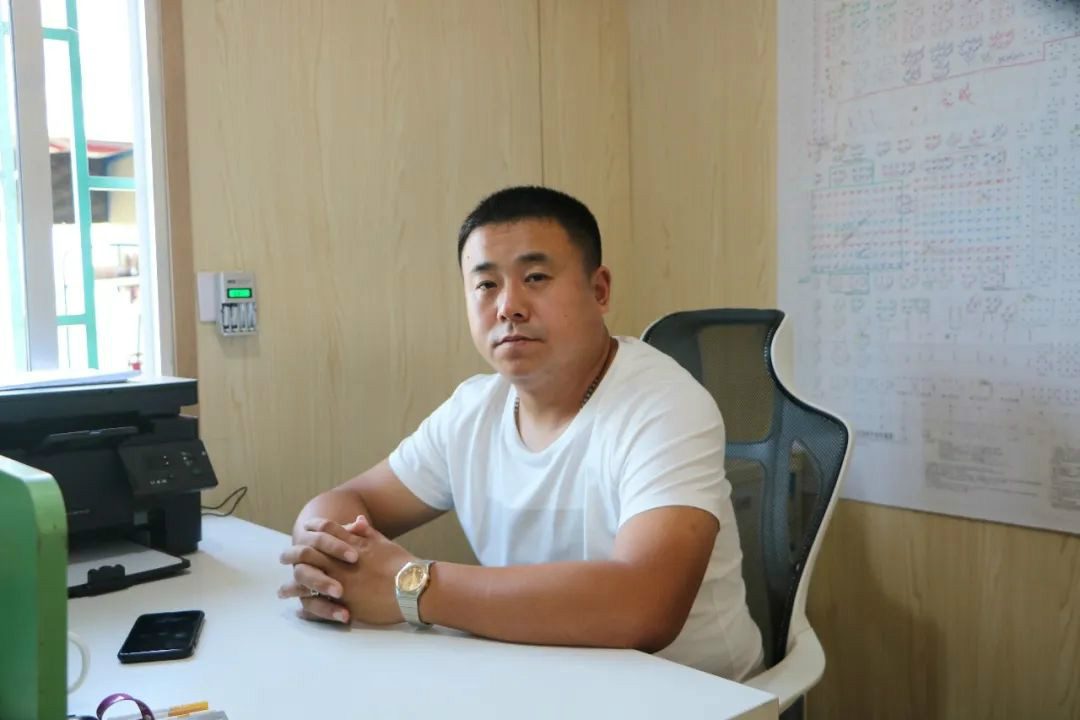 液压静力压桩机从1台到21台，他只用了8年！
