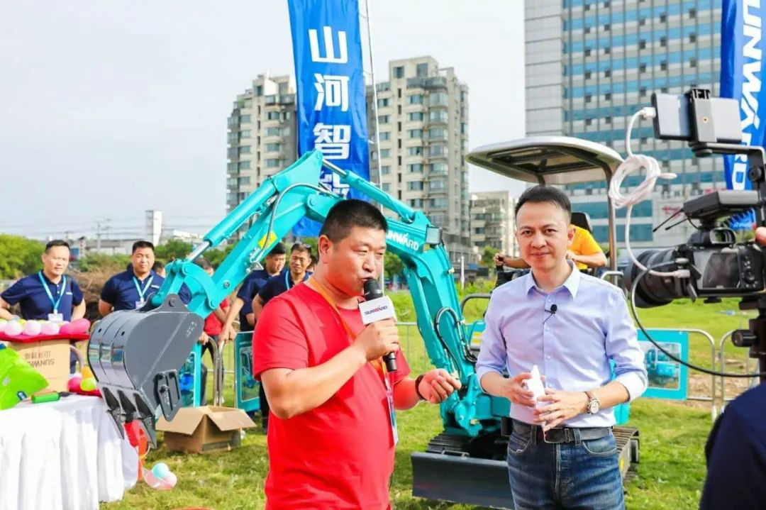 2020全球微挖大会 Z6人生就是博智能精品微挖赢得满堂彩