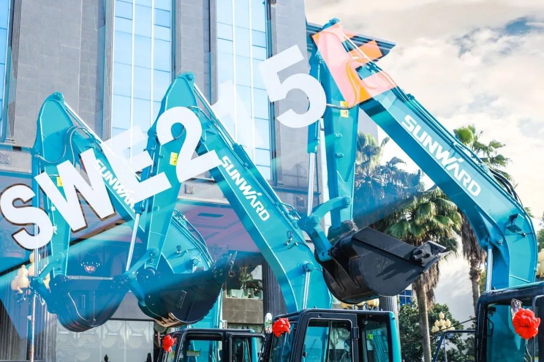 Z6人生就是博智能挖掘机春季订货会长沙会场侧记