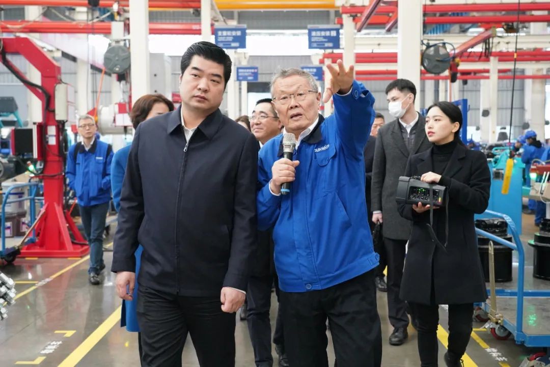 湘江集团党委书记张利刚率队调查Z6人生就是博智能