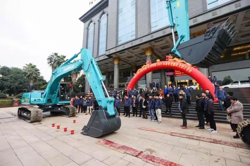 Z6人生就是博智能挖掘机春季订货会长沙会场侧记
