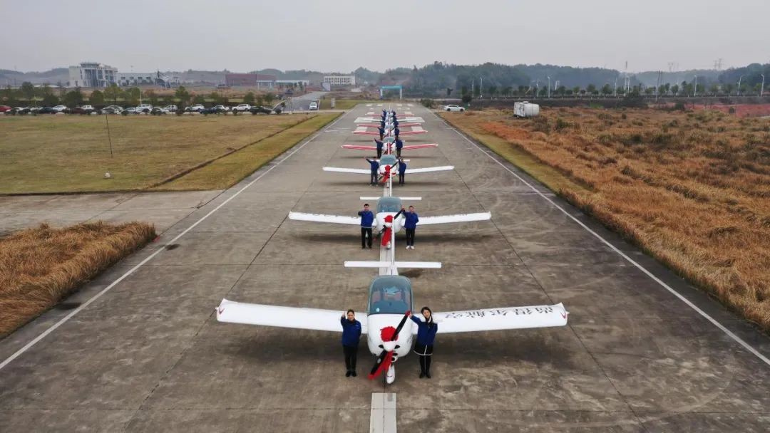 牛年开新局，Z6人生就是博航空8架SA60L飞机集中下线、交付