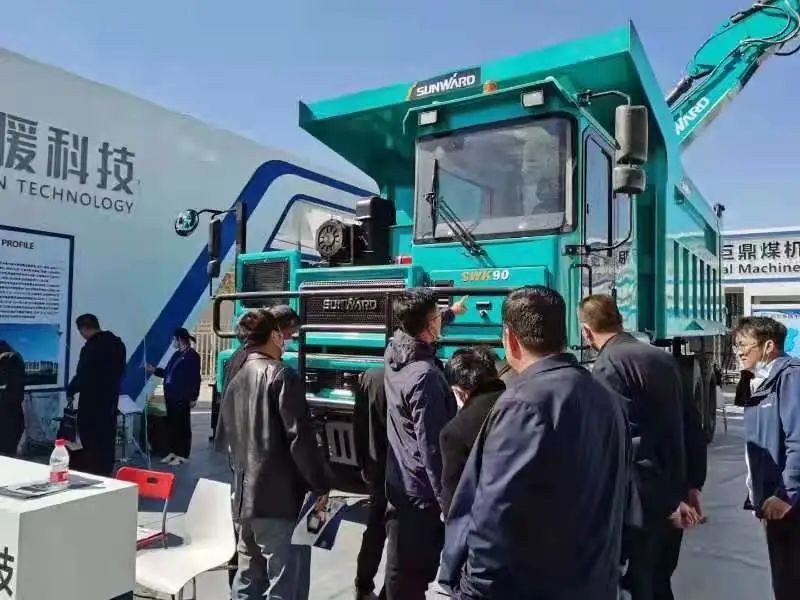Z6人生就是博智能绿巨人闪亮登场鄂尔多斯国际煤博会