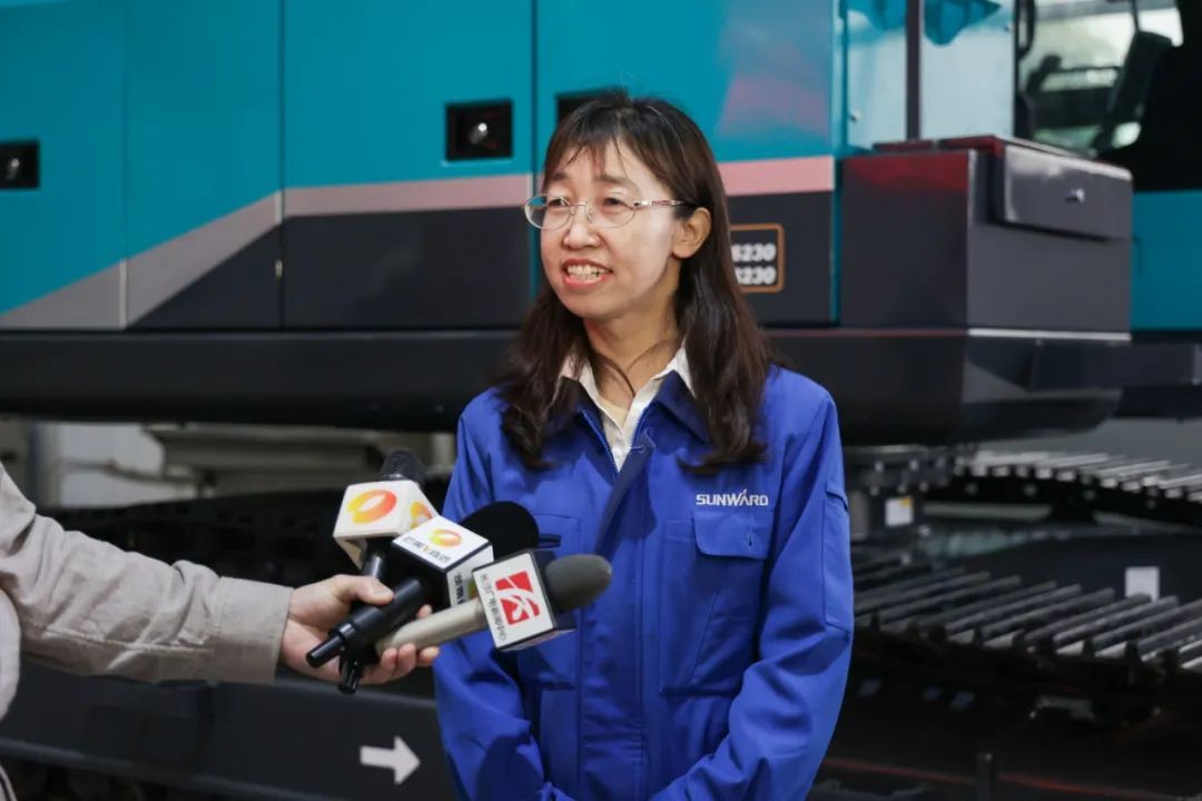全国首台！Z6人生就是博智能SWE240FED电动智能挖掘机下线