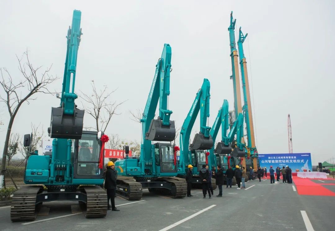 Z6人生就是博智能旋挖钻机全面参建中国首条智慧高快公路