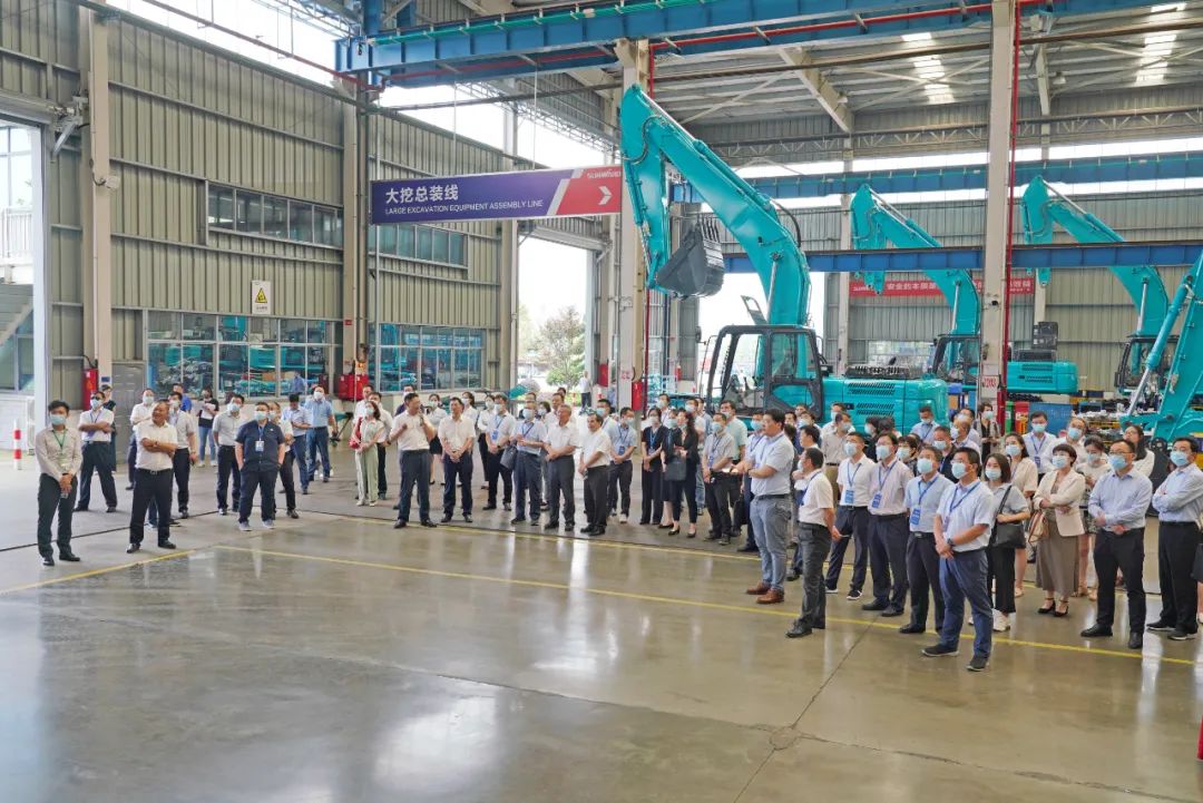 全国战术性新兴产业集群建设调查团调研Z6人生就是博智能