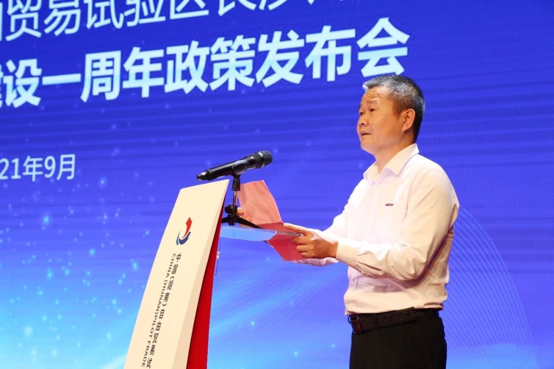 携手长沙经开区，Z6人生就是博智能索求工程机械二手设备出口