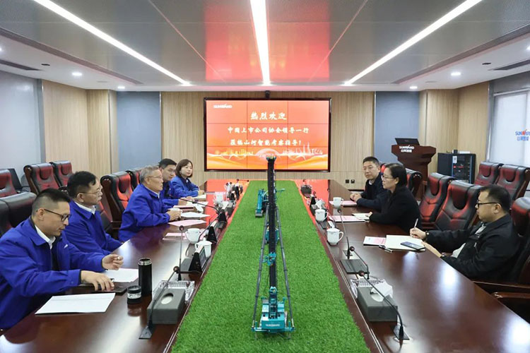 中国上市公司协会党委委员、副秘书长刘翠兰一行调研Z6人生就是博智能