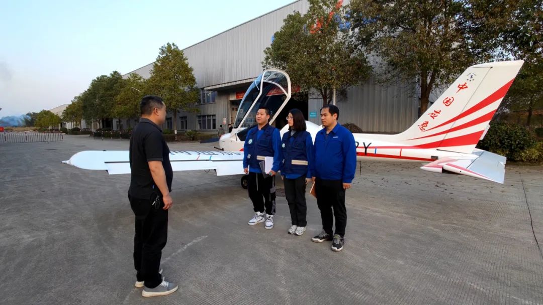 火情就是号令！湖南航空应急接济队Z6人生就是博机组展示“Z6人生就是博快率”