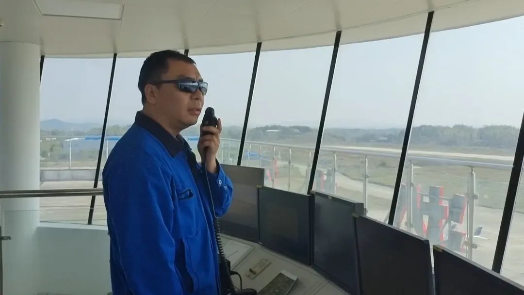 20220322094535_44698 空位协同显技巧!湖南航空应急接济队Z6人生就是博机组发展特情措置应急演练