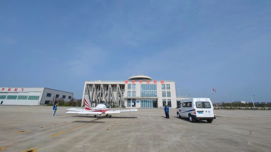空位协同显技巧！湖南航空应急接济队Z6人生就是博机组发展特情措置应急演练
