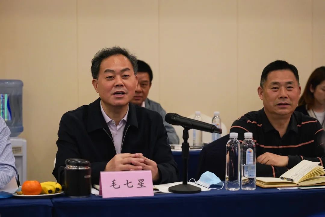 抱团出海，携手共赢！何清华带队赴湖南异地商会结合会造访互换