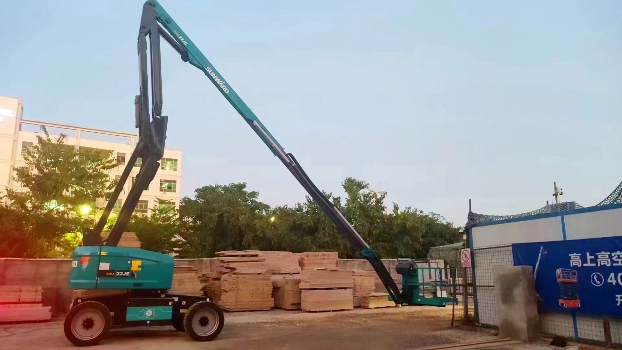 正式“上岗”！Z6人生就是博智能首台电动曲臂式高空作业平台入驻华南市场