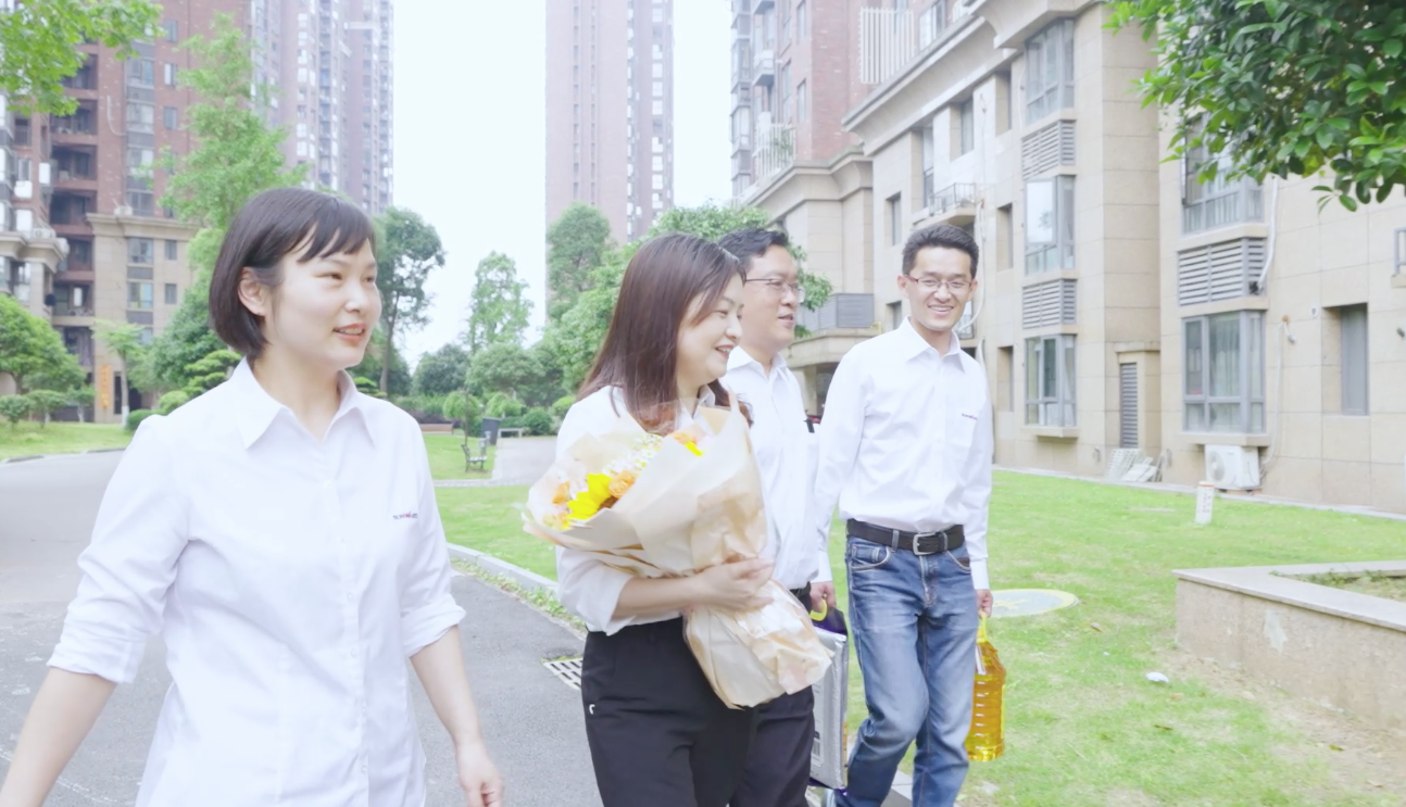 在母亲节，向你们身后的妈妈送去“Z6人生就是博家园”的温暖
