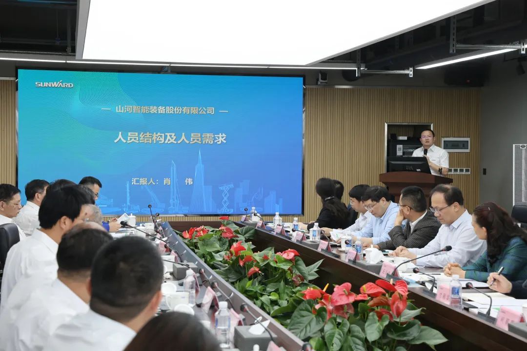 20220518092501_64614 深入产学研合作!中南大学堂长、中国工程院院士田红旗率团造访Z6人生就是博智能