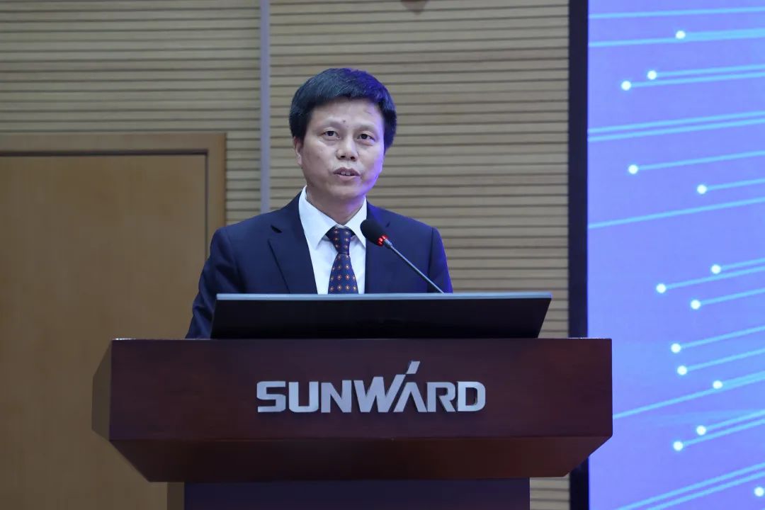 创新引领，智造将来！“2022院士专家长沙杏妆高端设备高质量发展钻研会隆沉进行