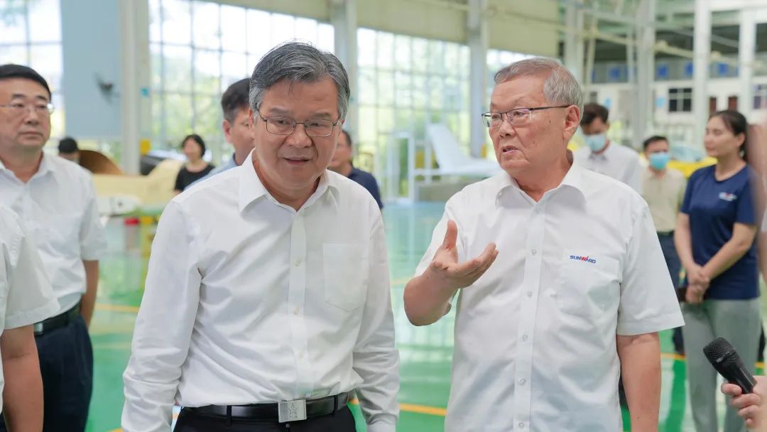 20220815102948_29674 湖南省委常委、常务副省长李殿勋一行调查调研Z6人生就是博科技