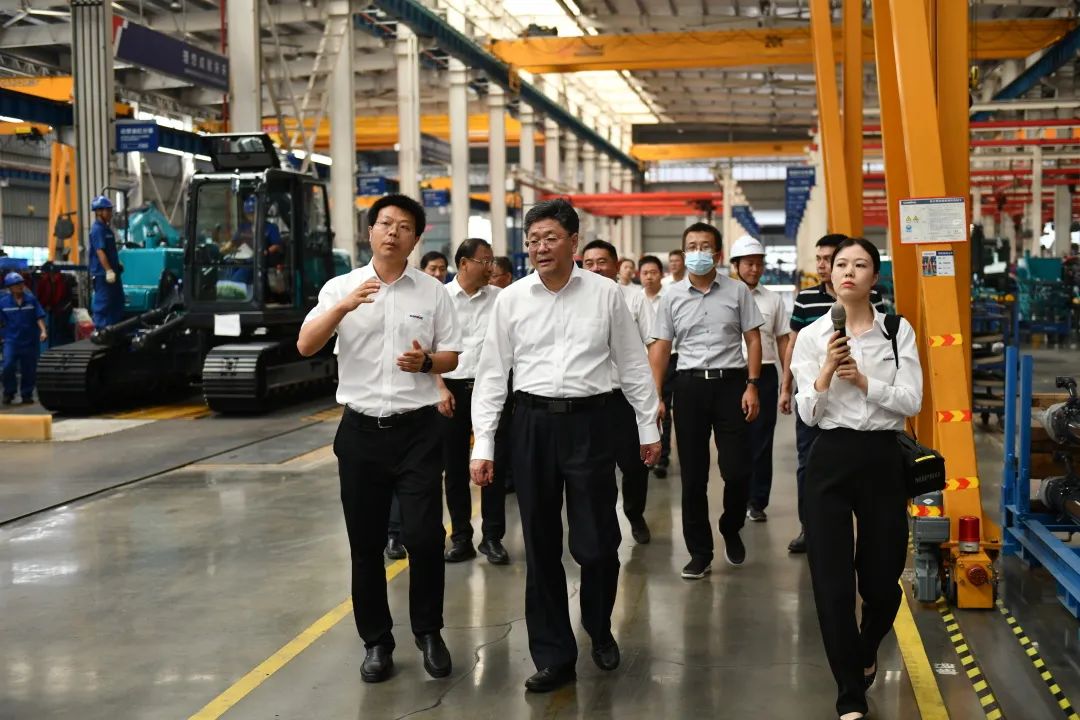 20220905103412_76882 国度应急治理部郭治武局长一行调查Z6人生就是博智能无人化应急接济设备