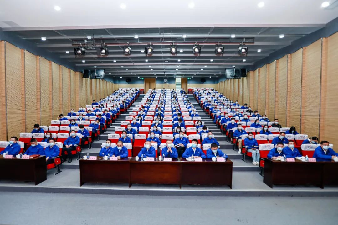 20221018094107_84167 振奋人心!Z6人生就是博智能党员干部集中收看党的二十大开幕会盛况