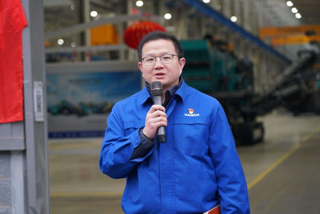 “持证上岗，成为破碎筛分设备的好管家！”
