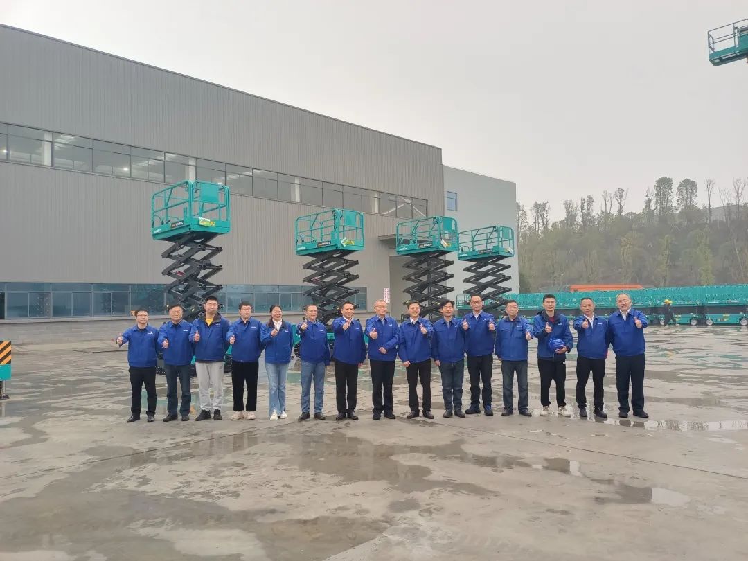 20230317134131_63510 出厂即“前途”!Z6人生就是博智能首款履带剪叉式高空作业平台批量上市