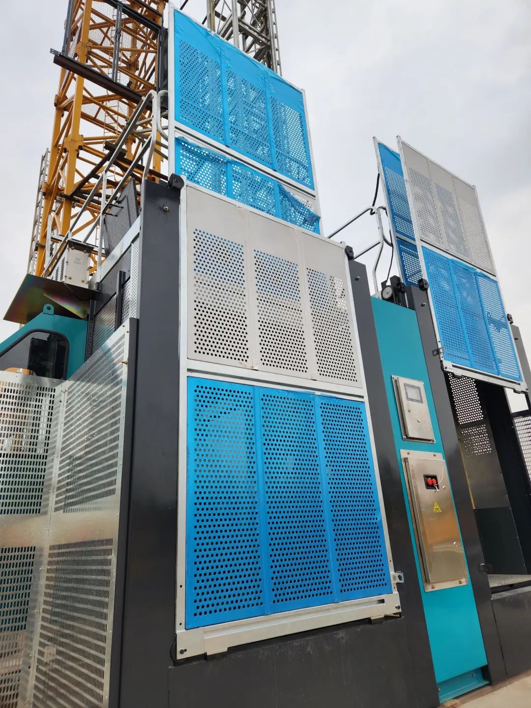 科技显能、再添新品！Z6人生就是博江麓智能施工起落机成功下线