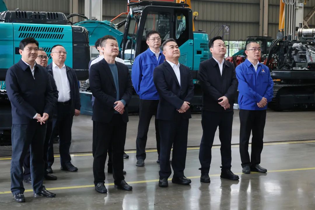 20230504173551_68338 海南省副省长倪强调研Z6人生就是博智能