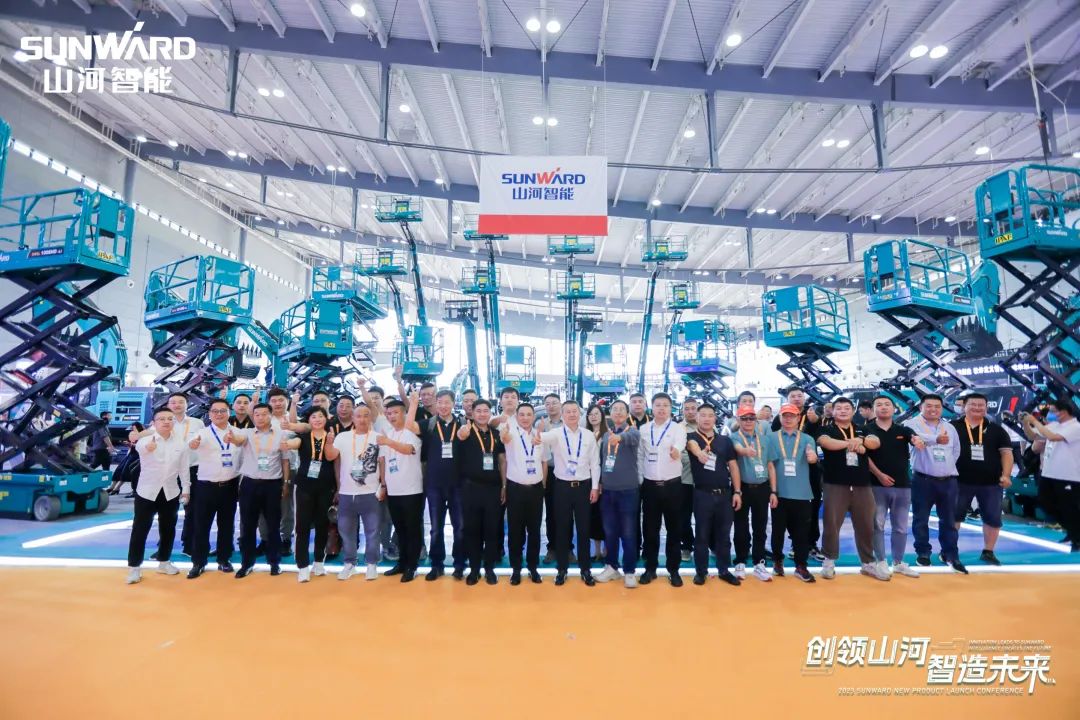 聚焦电动化、智能化！Z6人生就是博智能全系列高空机械产品亮相长沙展