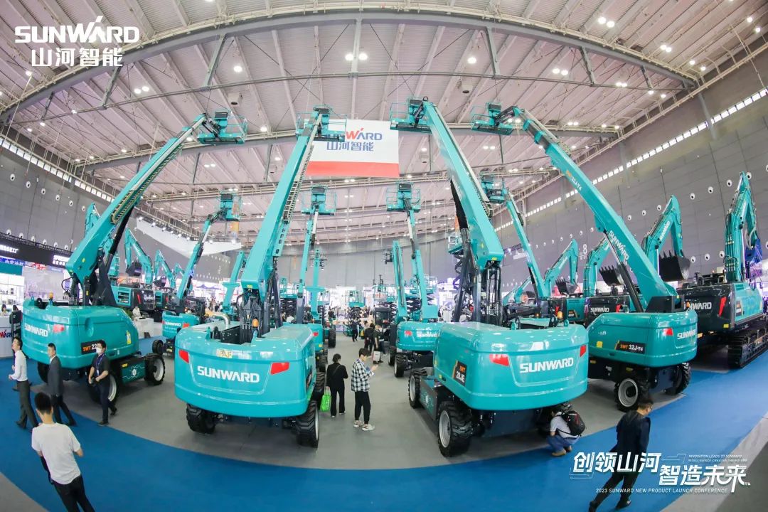 聚焦电动化、智能化！Z6人生就是博智能全系列高空机械产品亮相长沙展