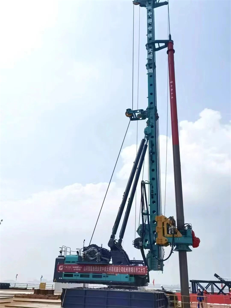 20230814143003_43040 再战世界级工程!Z6人生就是博智能超等旋挖钻机SWDM800H助建杭州湾跨海铁路桥项目