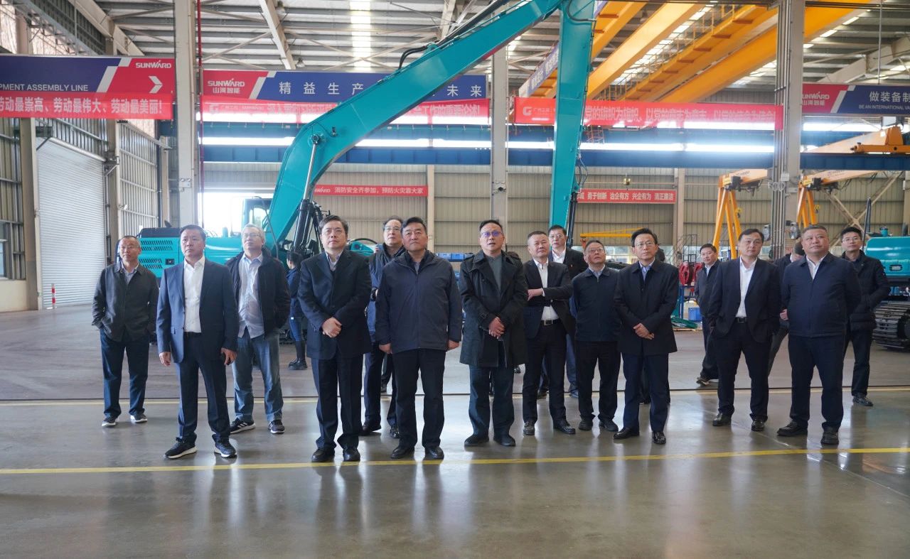 聚焦设备再造作!上海市政协副主席、党组副书记肖贵玉带队调研Z6人生就是博智能