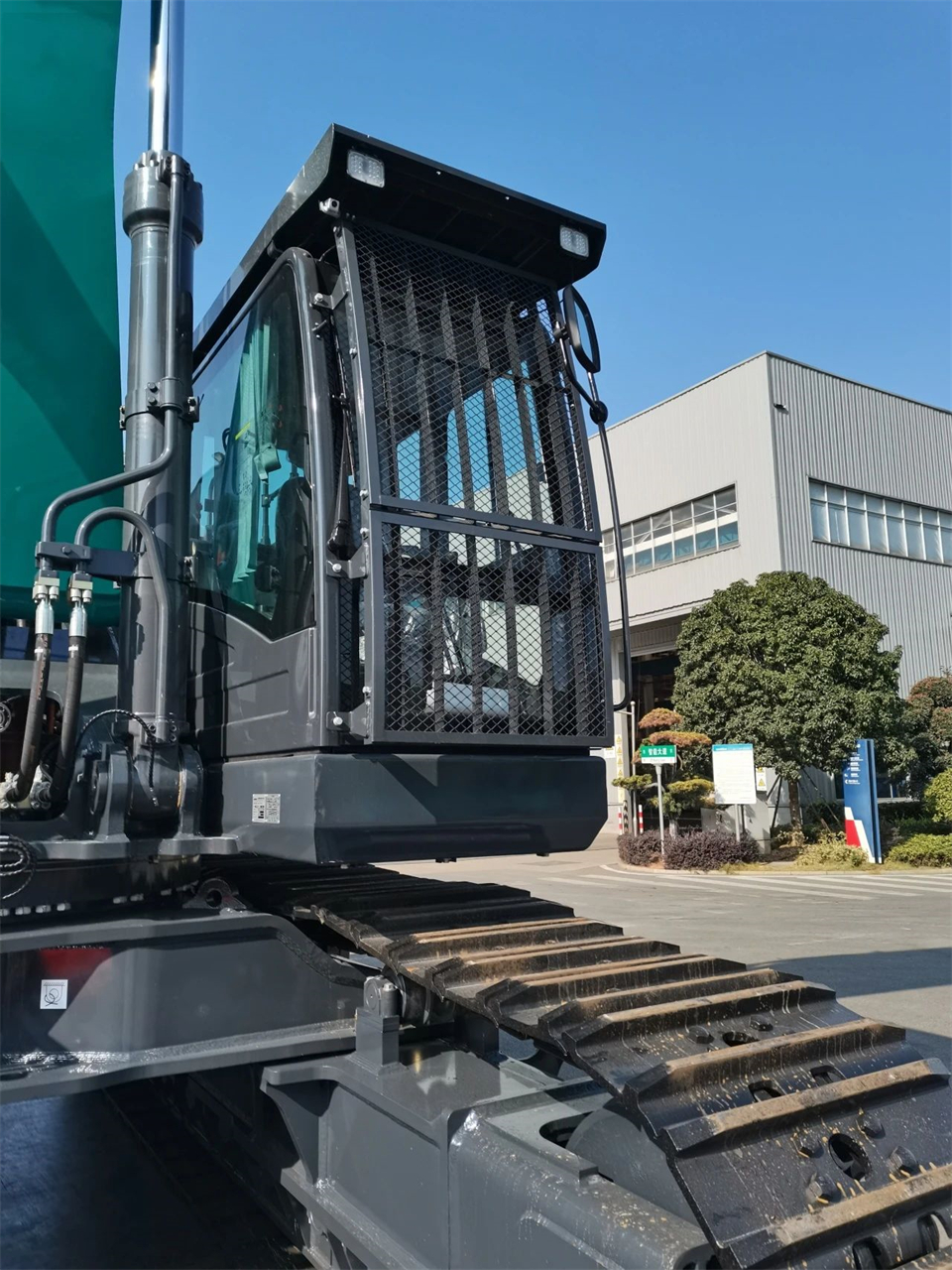 定造开发、职能更强！Z6人生就是博智能SWE750ELR加长臂液压挖掘机下线交付