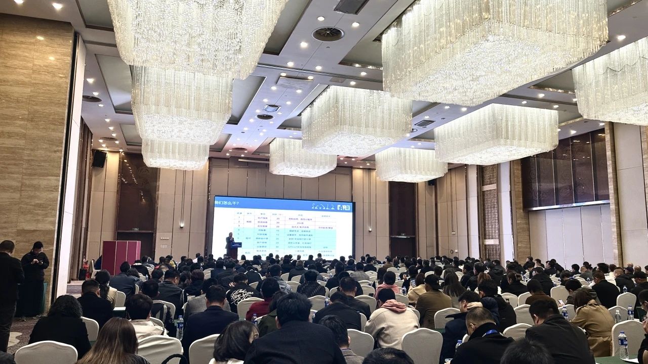 “爆品”来袭，签单不休！ Z6人生就是博智能盛装亮相第八届全国高空作业平台租赁大会