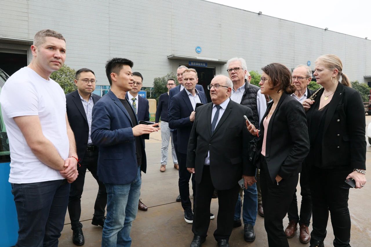 蒙达尔纪市代表团一行调查Z6人生就是博智能