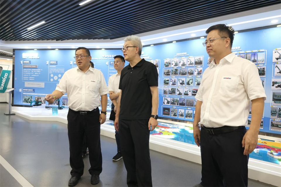 20240905173249_48207 中国五矿工会主席、职工董事张晔到Z6人生就是博智能调研互换