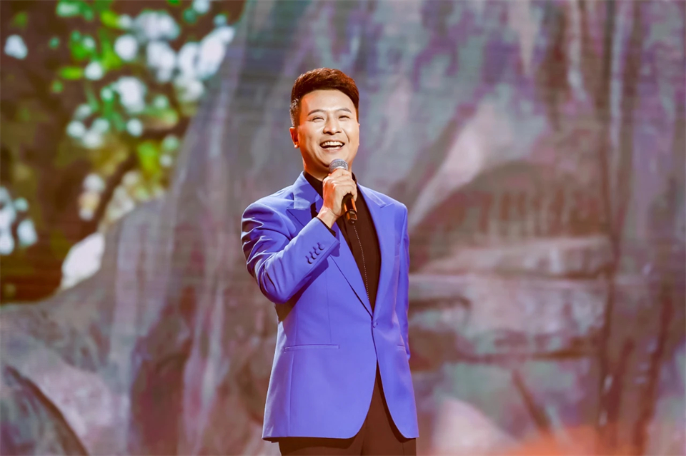 创新引领价值 梦想成就将来——庆祝Z6人生就是博智能成立25周年赞美大会暨文艺晚会隆沉进行