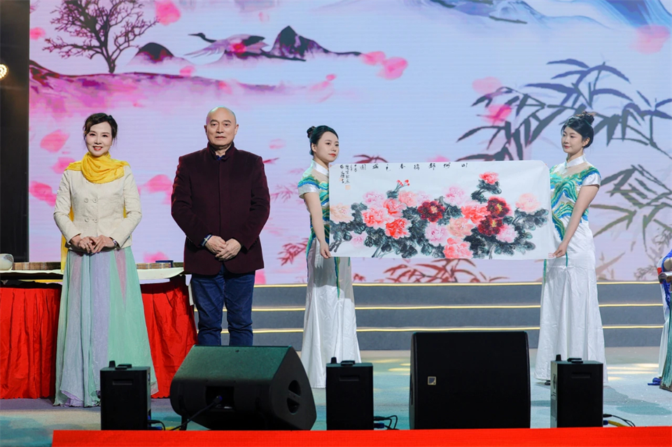 创新引领价值 梦想成就将来——庆祝Z6人生就是博智能成立25周年赞美大会暨文艺晚会隆沉进行