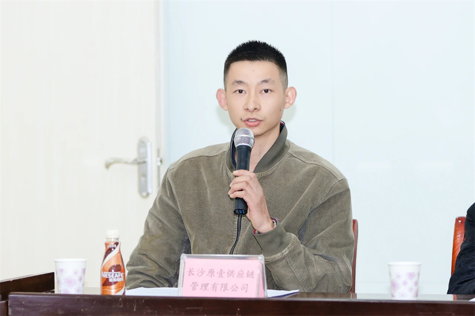 20250102173634_62828 长龙街路、Z6人生就是博智能召开首届年货盛惠暨送春联文化惠民活动工作会议